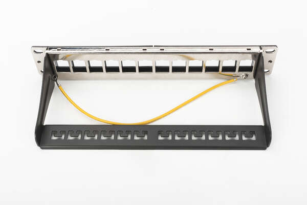 Naar omschrijving van DN-91420 - Modular Patch Panel, shielded, 12-Port Blank,1U,254mm (10